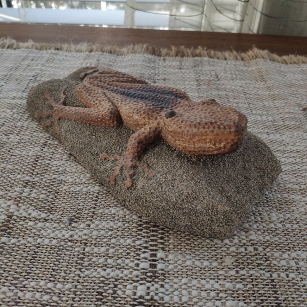 Wooden Hand Carved Frog Lizard VTG Wood Sculpture with Sand Art Covered Base 9"